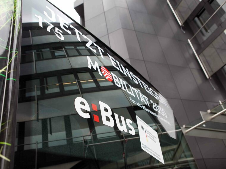 e-bus With our research partners we work at sponsored projects.