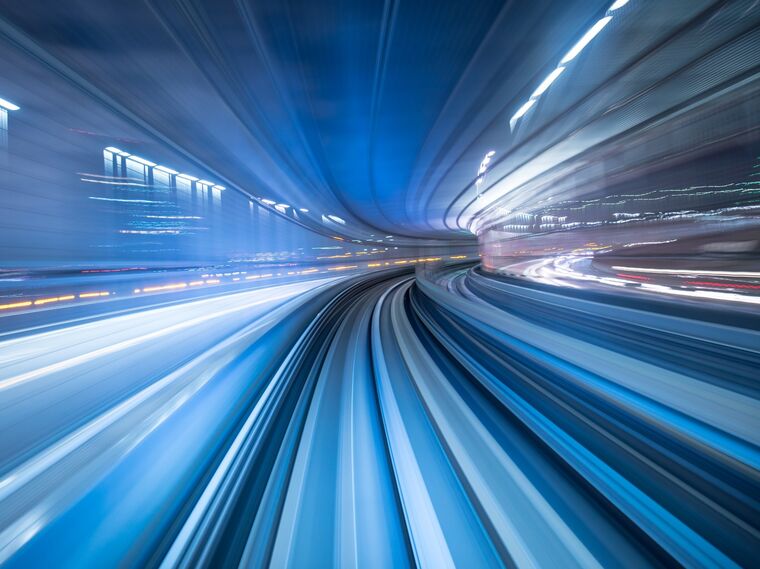 Tunnel, blau, Licht Gemeinsam arbieten wir an der Mobilität der Zukunft.